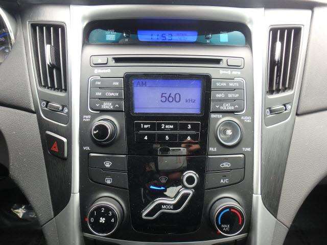 Hyundai Sonata 2011 photo 16